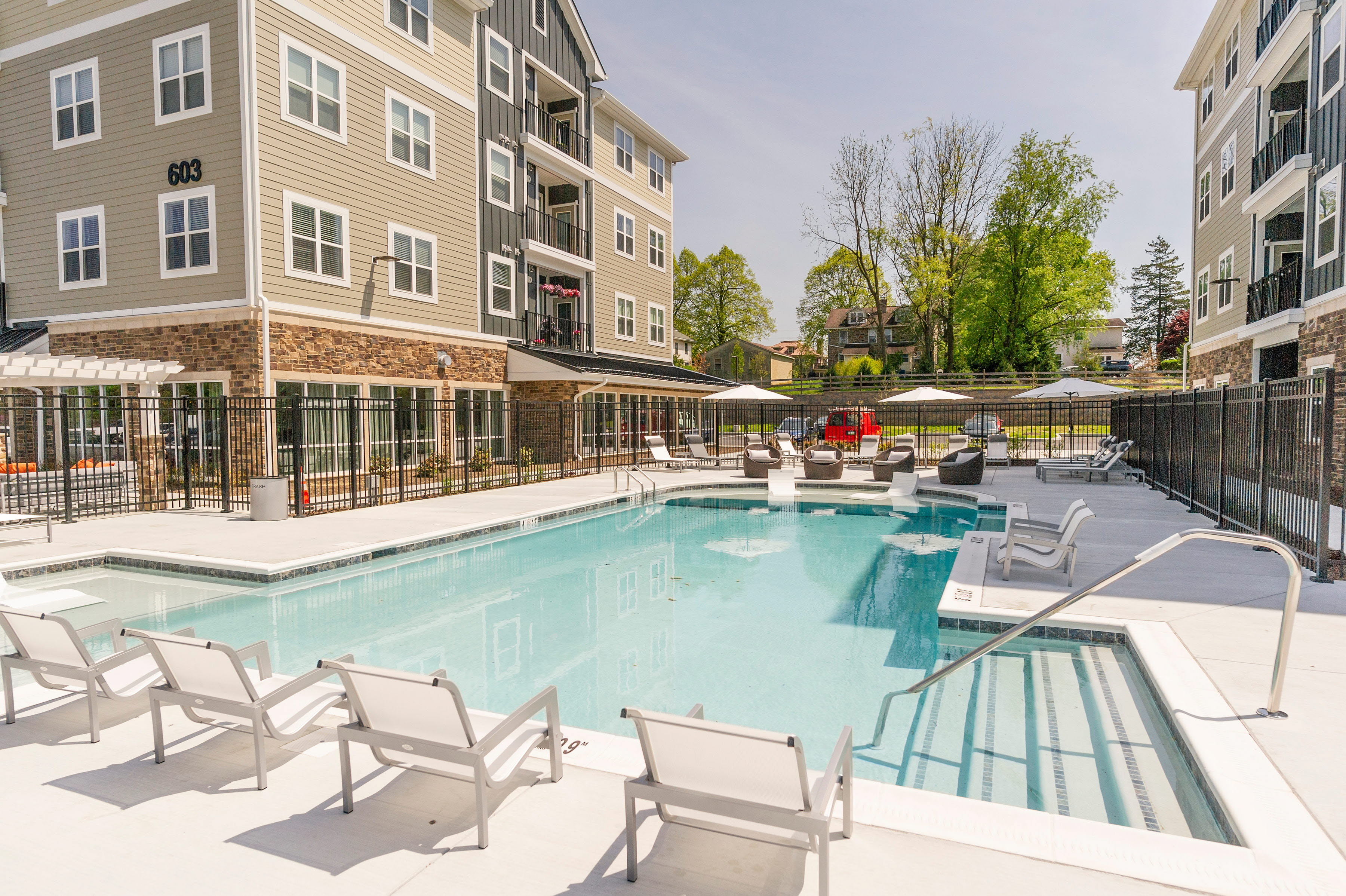 Apartments in Square Features & Photos of The Flats at